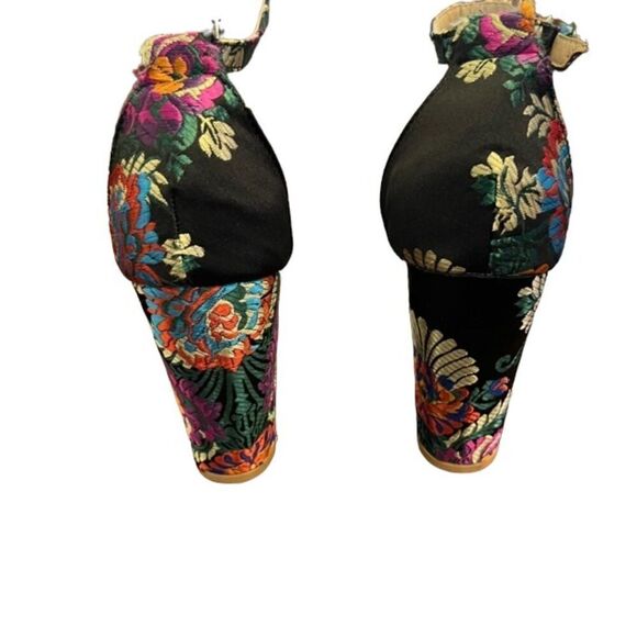 PANDA Larissa Women's Heels in Floral Fabric - Picture 5 of 11